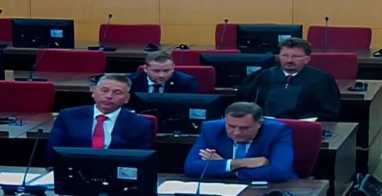 Milorad Dodik u sudnici