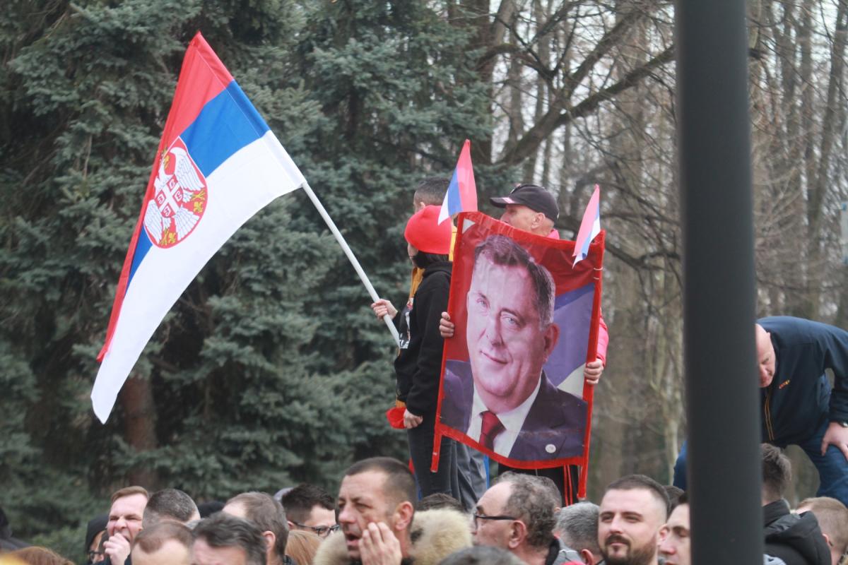 Miting podrške Miloradu Dodiku