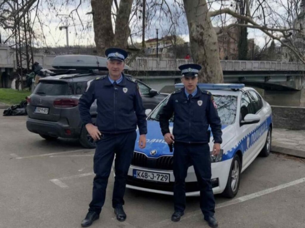 policija