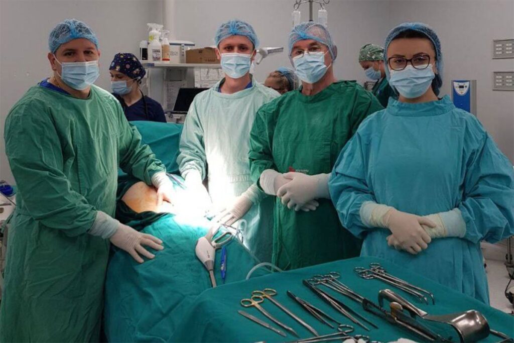 Na UKC odstranili cistu- giganta