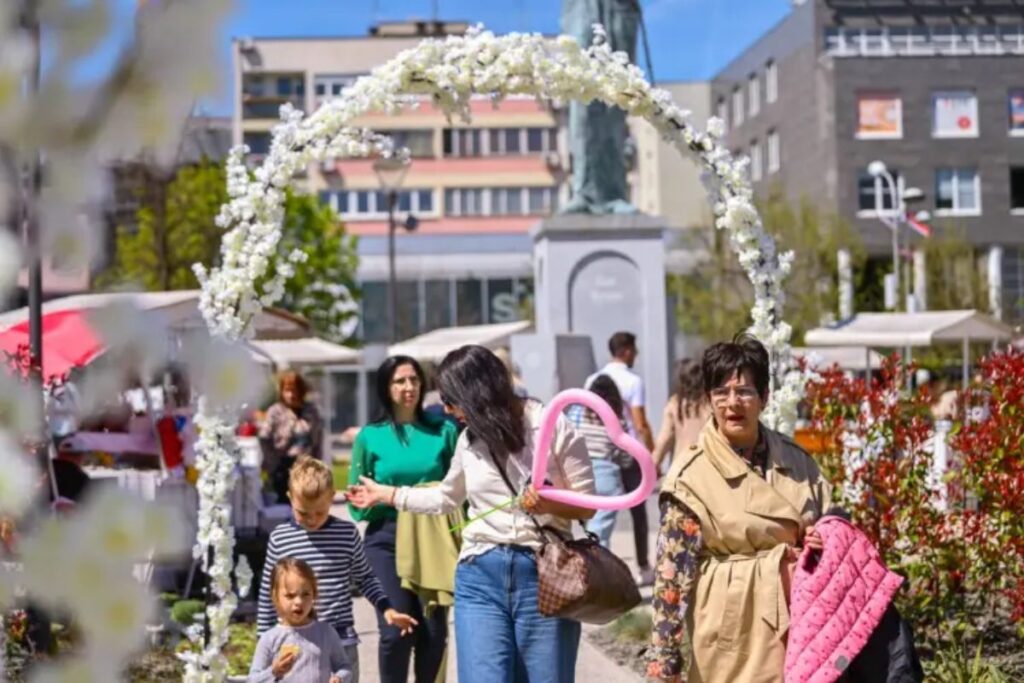 Procvjetala Banjaluka: Počeo festival cvijeća