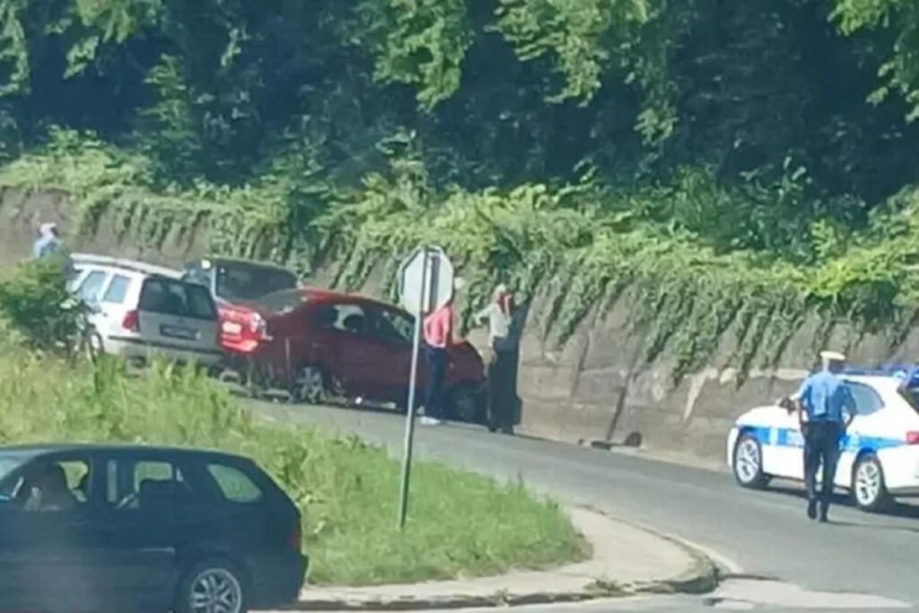 Automobil na Nuli udario u zid