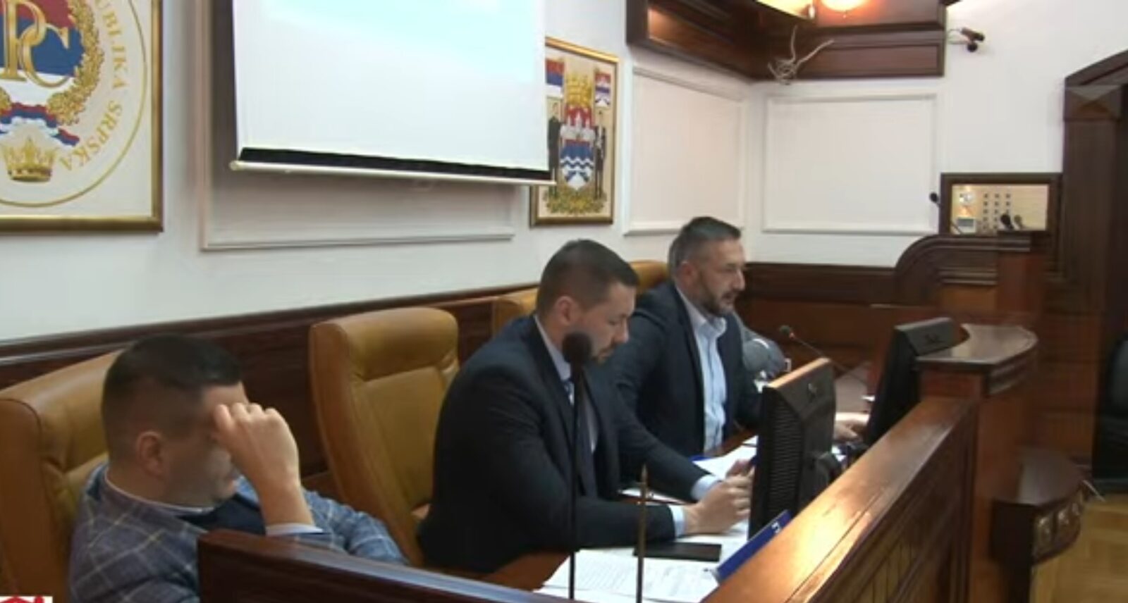 Vanredna sjednica skupštine: Tačke redovne