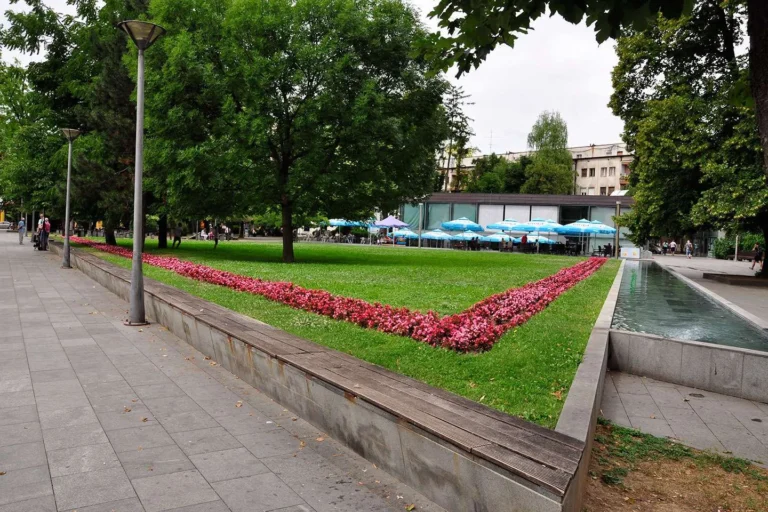 Banjaluka diže kredit za šminkanje parka i ljuljaške